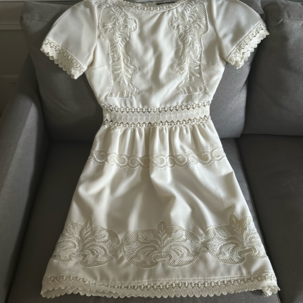 Ivory dress with feminine details size S
